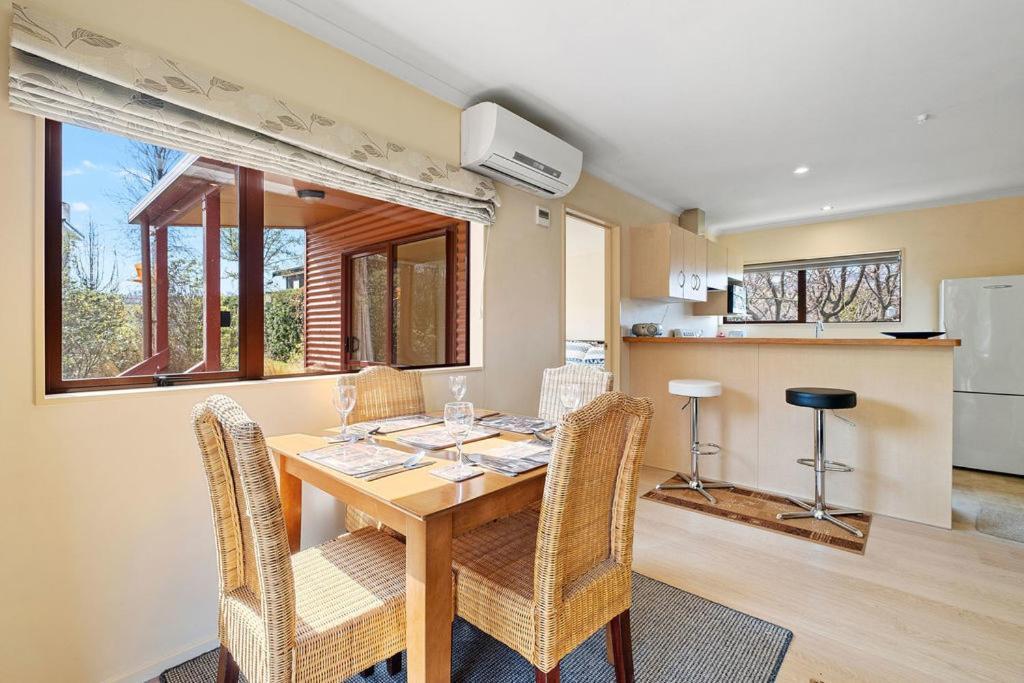 Korimako Ridge - Lake Hawea Holiday Home Extérieur photo