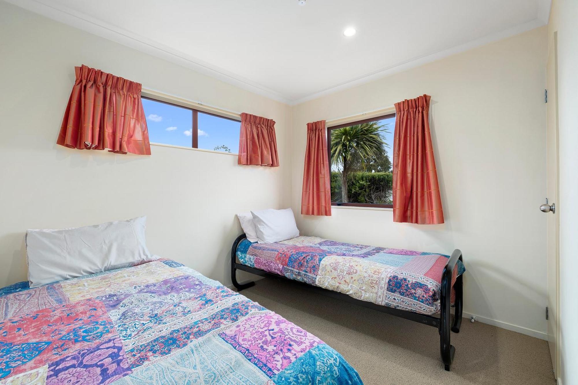 Korimako Ridge - Lake Hawea Holiday Home Extérieur photo
