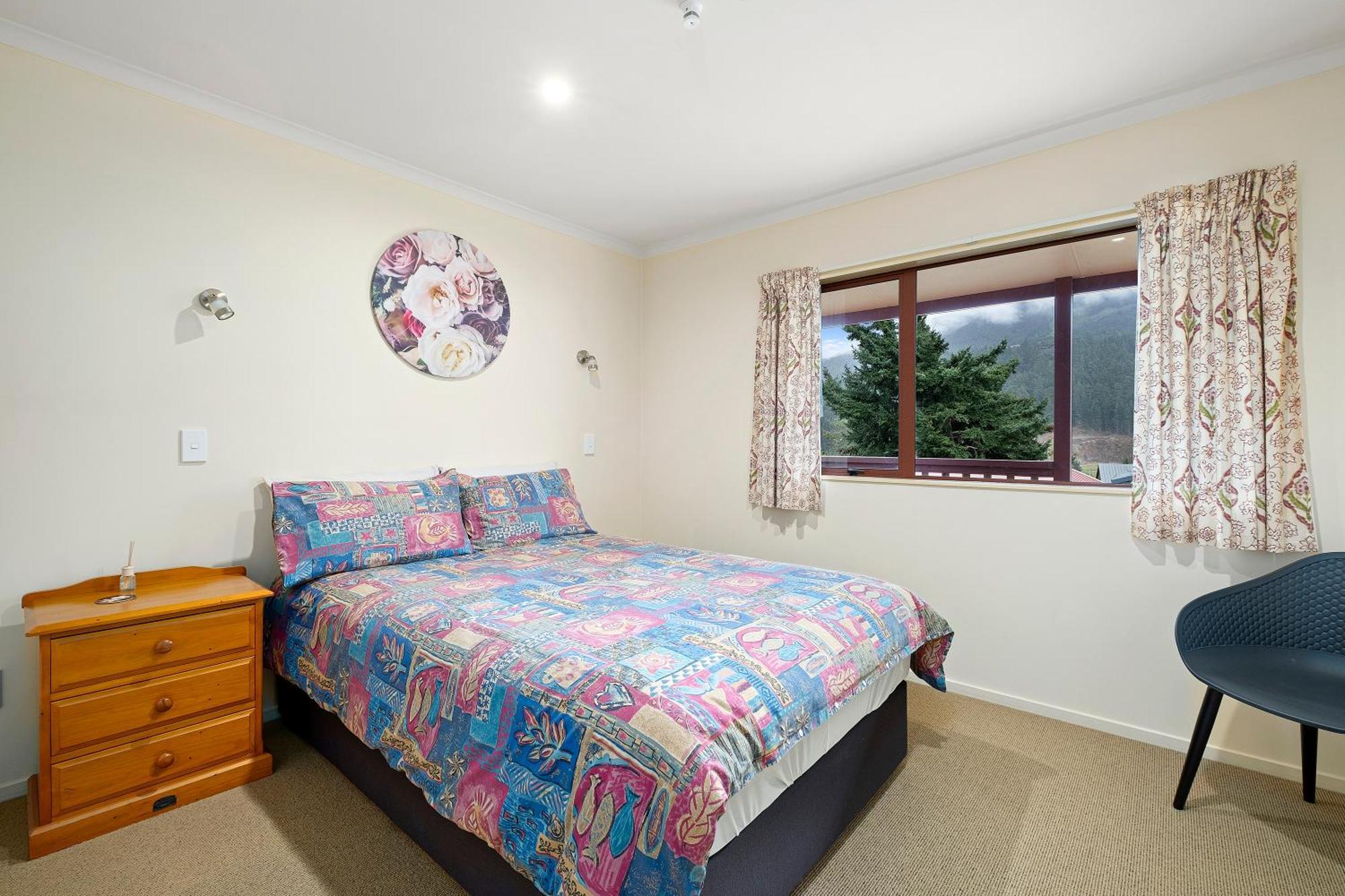 Korimako Ridge - Lake Hawea Holiday Home Extérieur photo